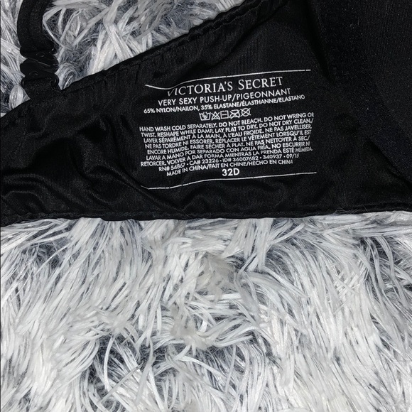 VICTORIA’S SECRET ***2 for 18 push up bras*** - Picture 8 of 8